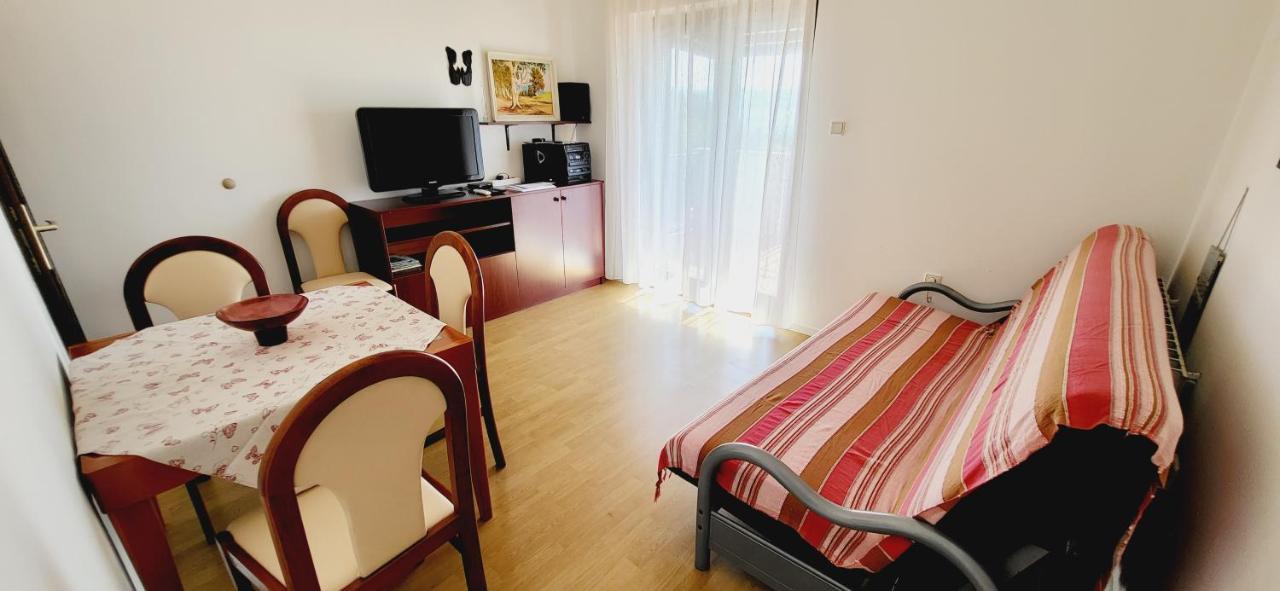 Apartments Italo By El-Pi Tours Njivice Extérieur photo