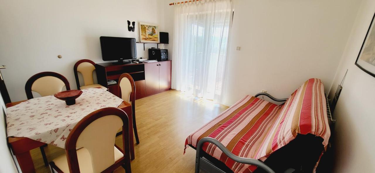 Apartments Italo By El-Pi Tours Njivice Extérieur photo