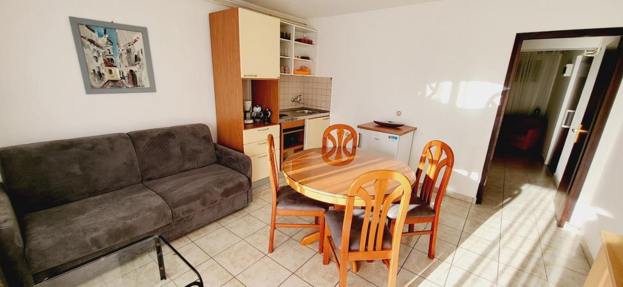 Apartments Italo By El-Pi Tours Njivice Extérieur photo