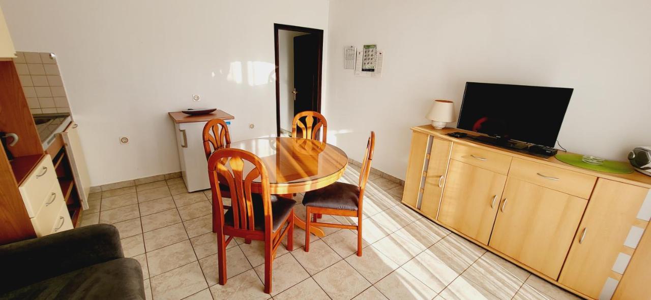 Apartments Italo By El-Pi Tours Njivice Extérieur photo